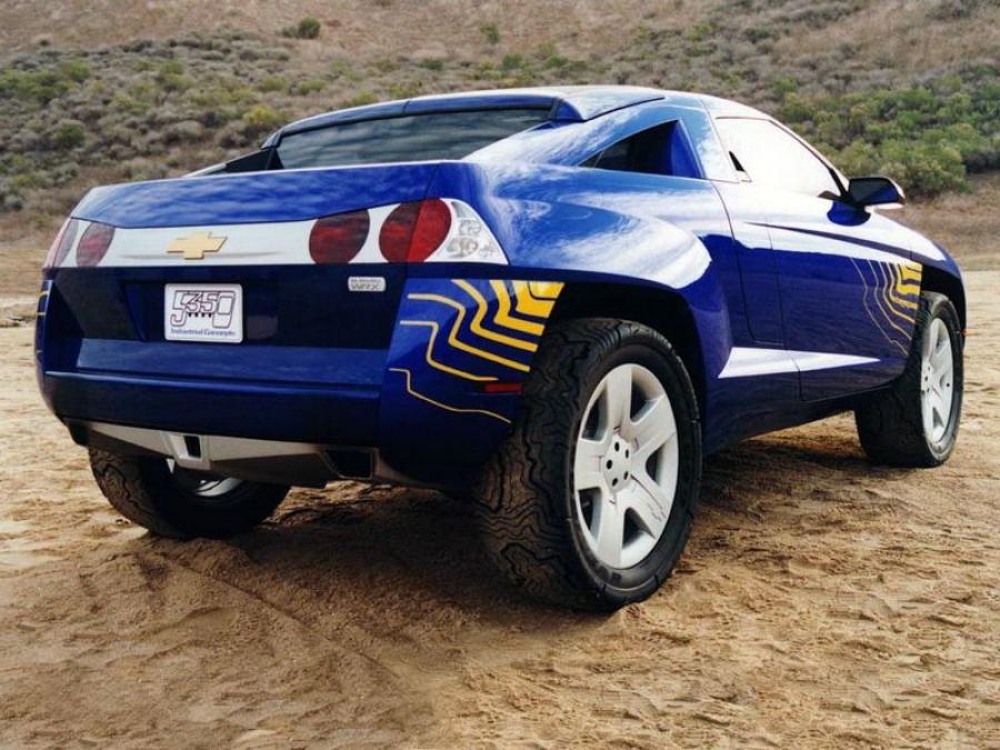  Chevrolet Borrego Concept 2001 года  (фото 3 из 11)